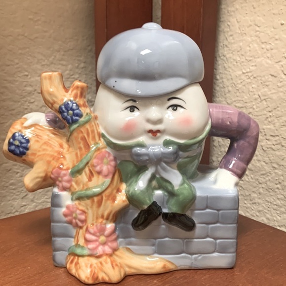 🔹NEW…Vintage FEITX Humpty Dumpty Teapot Ceramic Decorative Collectible